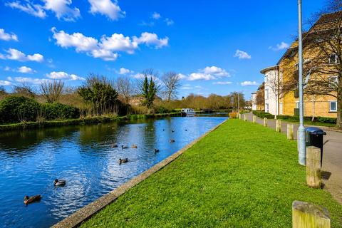 3 bedroom apartment for sale, Ovaltine Drive, Kings Langley WD4