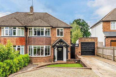 MONKS GREEN, FETCHAM, KT22