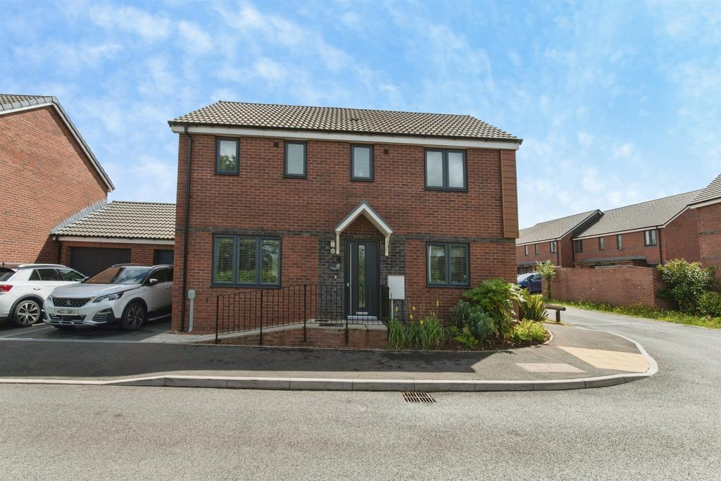 3 bedroom detached house for sale