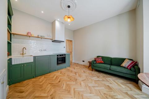2 bedroom apartment for sale, Chadwick Road, London