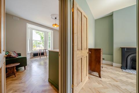 2 bedroom apartment for sale, Chadwick Road, London