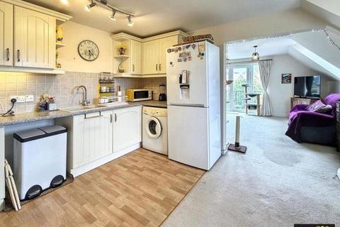 2 bedroom flat for sale, 25 Melcombe Avenue, Weymouth, Dorset, DT4 7TF