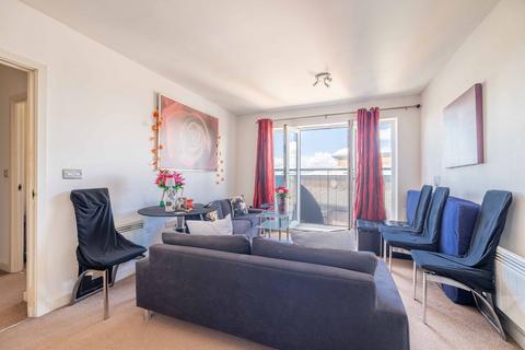 2 bedroom apartment for sale, Aspects Court, Slough SL1