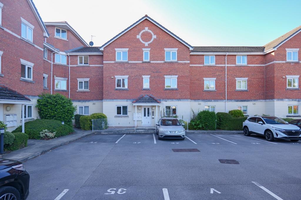 2 bedroom flat for sale
