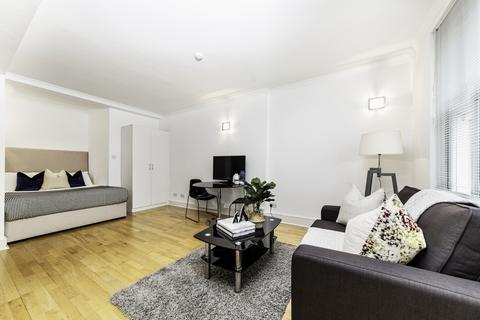Studio to rent, Hill Street Mayfair W1J