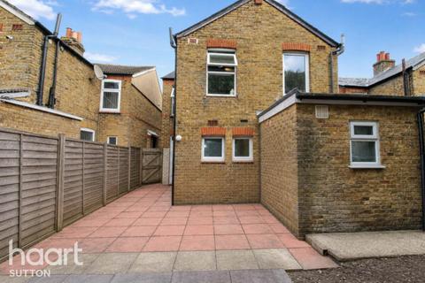 Lower Court Road, Epsom
