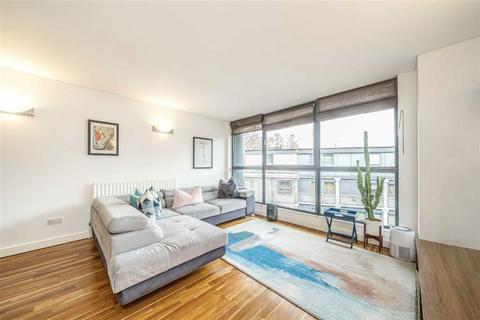 Britton Street, London EC1M