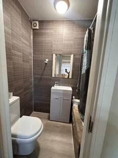 1 bedroom in a house share to rent, Langley Crescent, Hayes UB3
