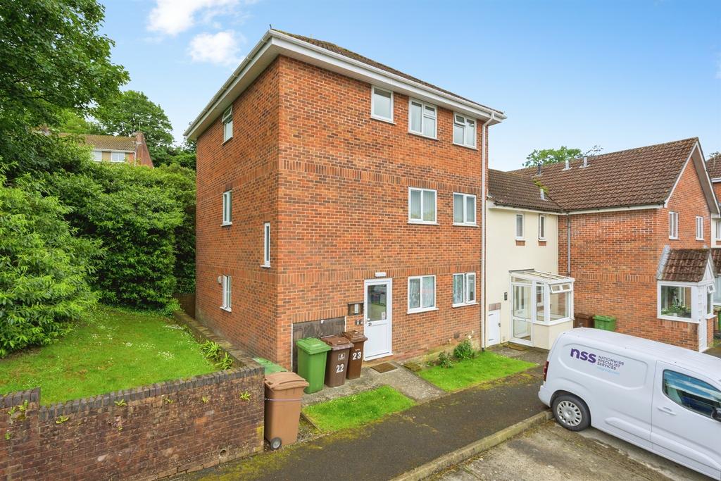 2 bedroom flat for sale