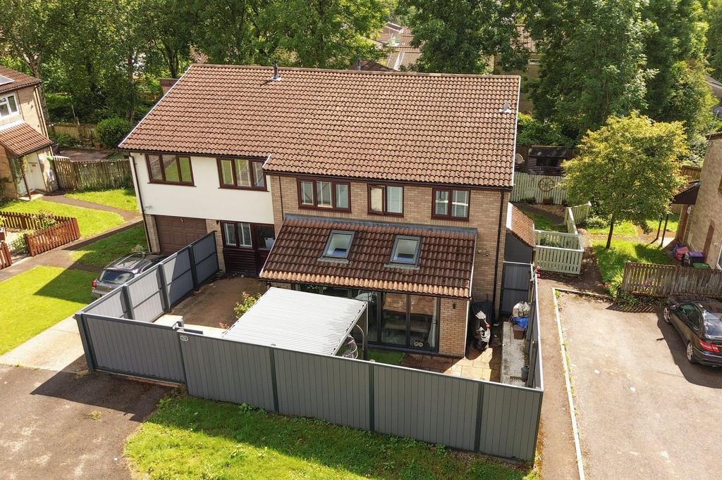 4 bedroom semi-detached house for sale