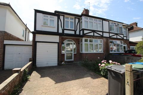 Brockenhurst Avenue, Worcester Park KT4