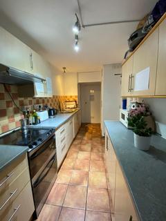 4 bedroom flat to rent, DE BEAUVOIR ESTATE