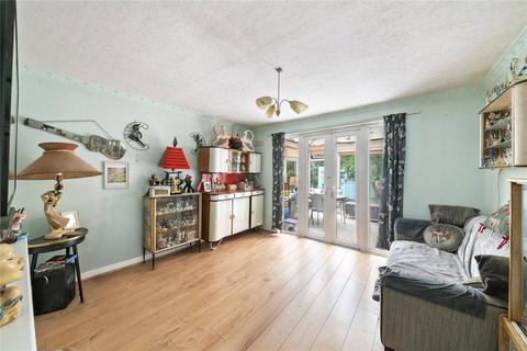 2 bedroom bungalow for sale, Royal Crescent, Ruislip HA4