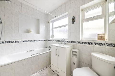 2 bedroom bungalow for sale, Royal Crescent, Ruislip HA4