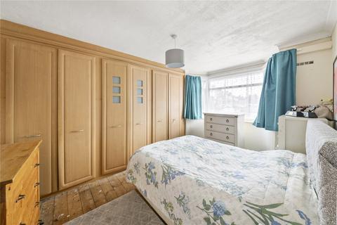 2 bedroom bungalow for sale, Royal Crescent, Ruislip HA4