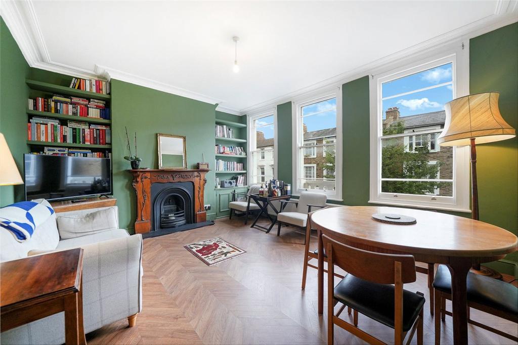 3 bedroom maisonette for sale