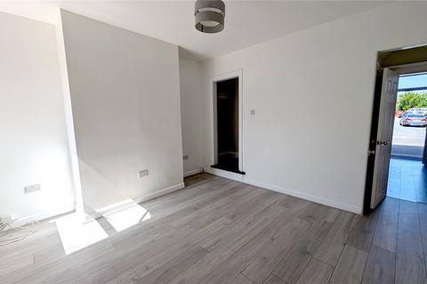 2 bedroom terraced house to rent, Slater Street, WA4