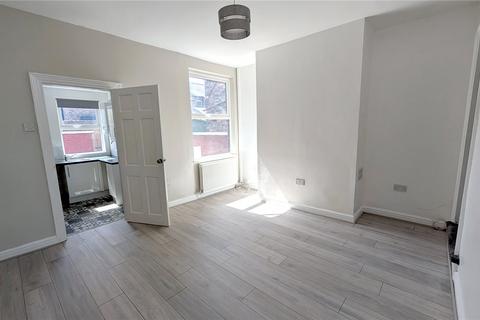 2 bedroom terraced house to rent, Slater Street, WA4