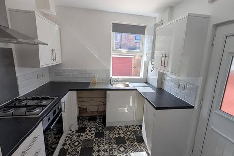 2 bedroom terraced house to rent, Slater Street, WA4