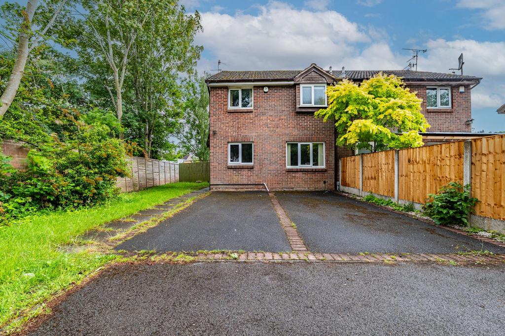 1 bedroom semi-detached house for sale