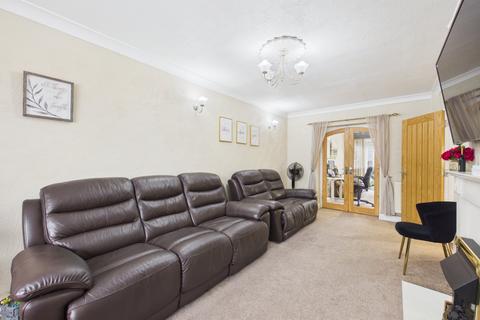 3 bedroom end of terrace house for sale, Clyde Road, Stanwell, Surrey, TW19