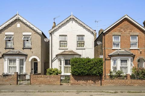 Cromwell Road, Feltham TW13