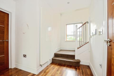 2 bedroom flat for sale, Shirley Road, Enfield, EN2