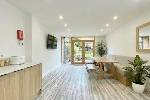 1 bedroom in a house share to rent, Southbourne Grove, Westcliff-On-Sea