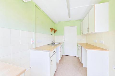 2 bedroom flat for sale, Perfectly placed for Clevedon living