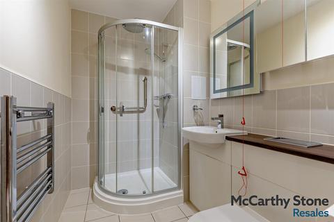 2 bedroom apartment for sale, Hillier Court, Botley Road, Romsey, Hampshire.