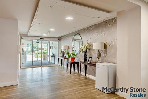 2 bedroom apartment for sale, Hillier Court, Botley Road, Romsey, Hampshire.