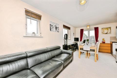 2 bedroom flat for sale, St. Josephs Green, Welwyn Garden City