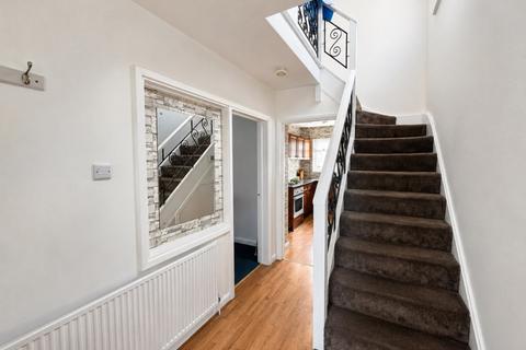 3 bedroom semi-detached house to rent, Hughenden Ave, High Wycombe
