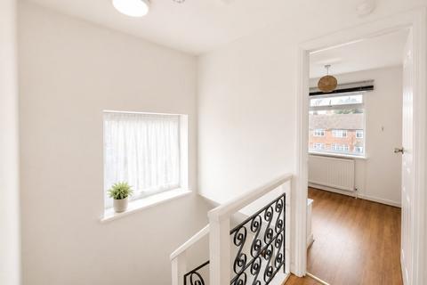 3 bedroom semi-detached house to rent, Hughenden Ave, High Wycombe