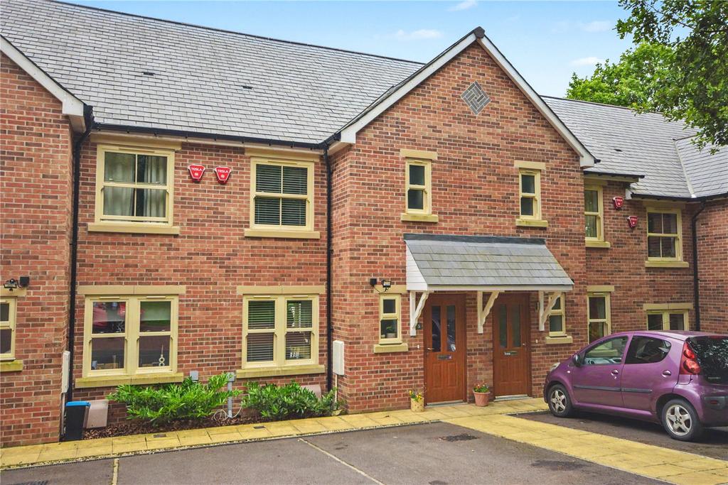 Oak Park Mount, Cookridge, Leeds 3 bed terraced house for sale - £290,000