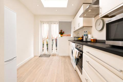 2 bedroom terraced house to rent, Apton Road, Bishops Stortford, Herts, CM23