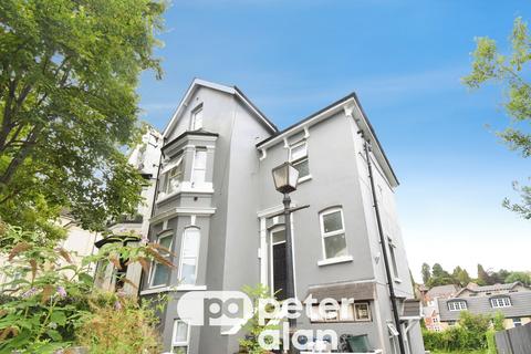 2 bedroom flat to rent, Caerau Road, Newport, NP20