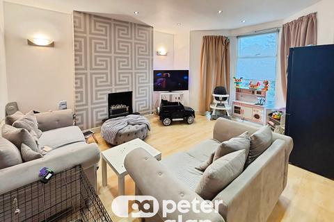 2 bedroom flat to rent, Caerau Road, Newport, NP20