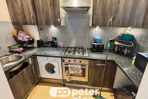2 bedroom flat to rent, Caerau Road, Newport, NP20