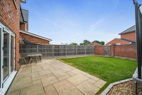 3 bedroom semi-detached house for sale, The Avenue, Lawford Green