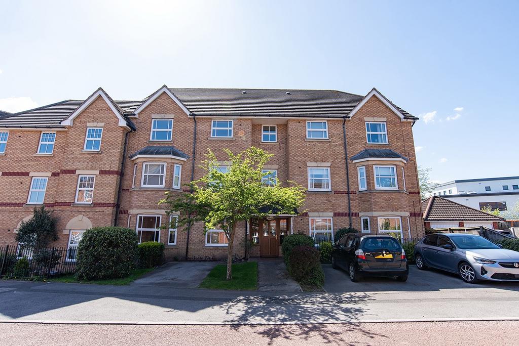 2 bedroom flat for sale