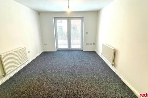2 bedroom flat to rent, Ravenswood House, Amber Close, Newport