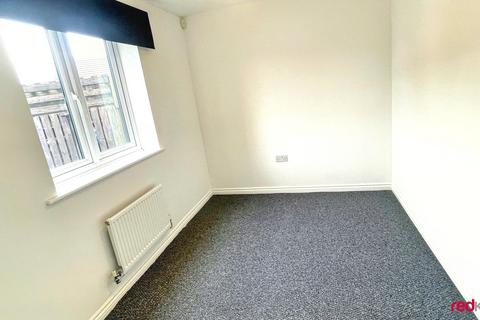 2 bedroom flat to rent, Ravenswood House, Amber Close, Newport