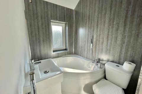 3 bedroom semi-detached house to rent, Highstone Vale, BARNSLEY
