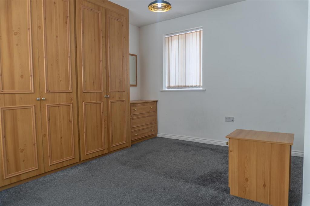 Hedgerow Road, Leicester LE3 - More
