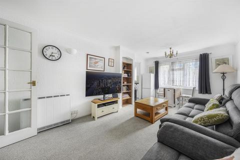 2 bedroom apartment for sale, Chelwood Close, London E4