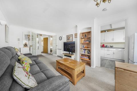 2 bedroom apartment for sale, Chelwood Close, London E4