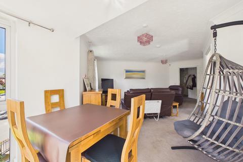 2 bedroom apartment for sale, Shardeloes Court, Newgate Street, Cottingham, HU16 4EB