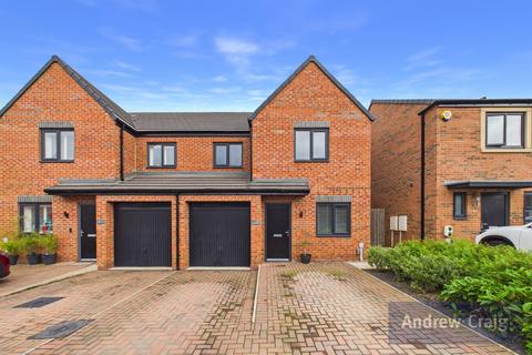 3 bedroom semi-detached house for sale, Winder Drive, Hazlerigg