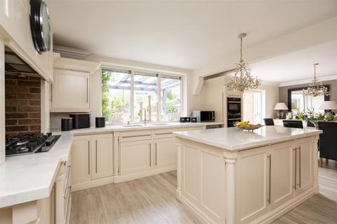5 bedroom detached house for sale, Rumbush Lane, Earlswood, Solihull